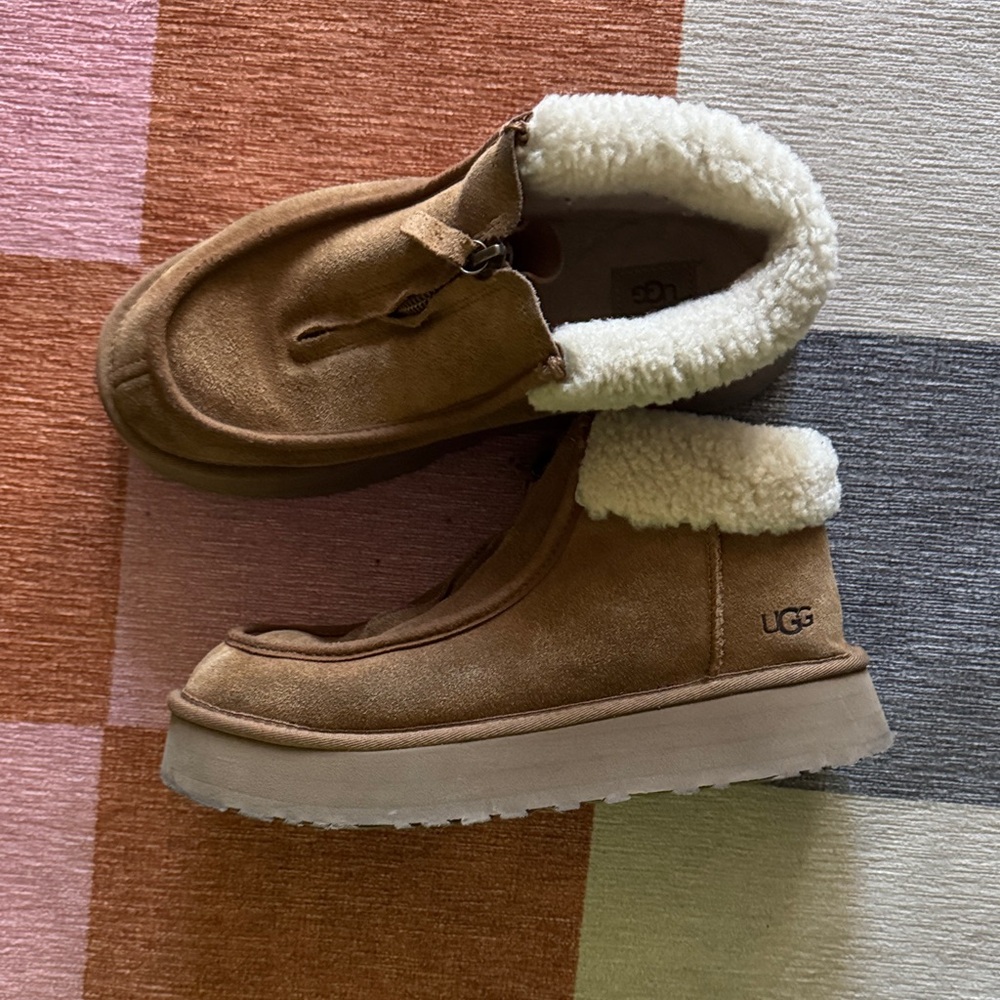 UGG Women's Funkette Chestnut Suede Sheepskin Platform Boots